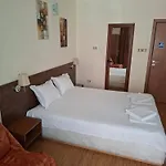 Pensionat Guest Skalite 3*