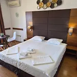 Guest Rooms Skalite 3*