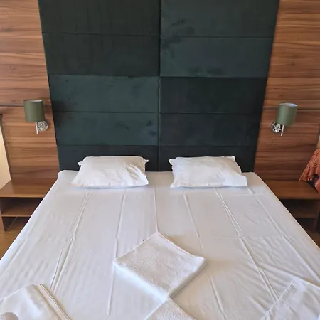 Guest house Guest Rooms Skalite 3*