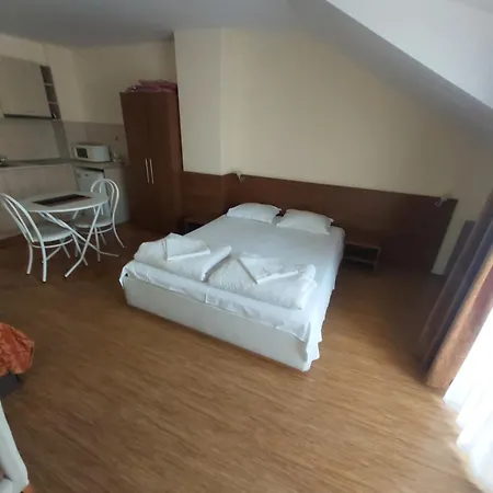 Guest Skalite Πανσιόν 3*