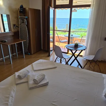 Guest Skalite 3* Σωζόπολη